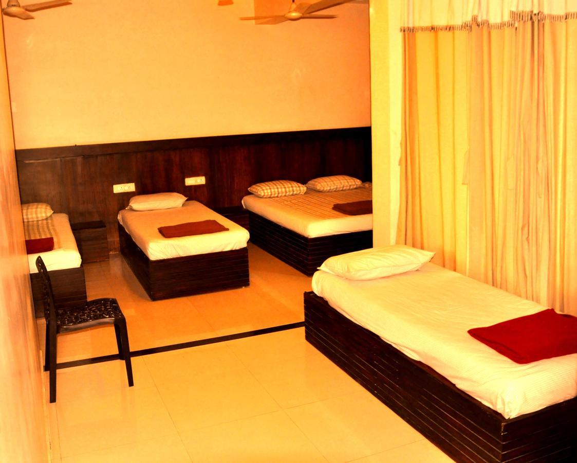 Hotel Royal Nest Vandiperiyār Exterior foto